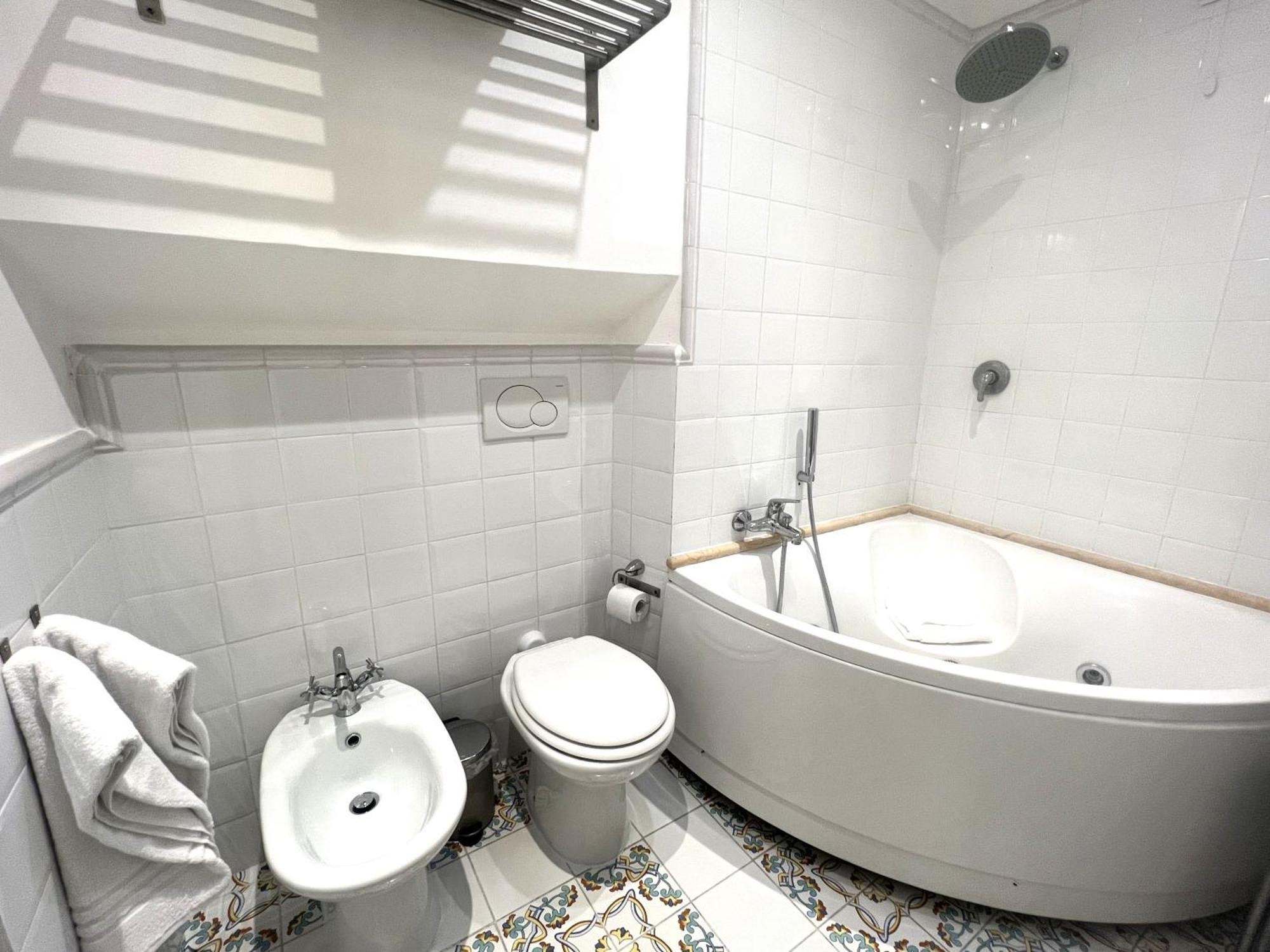 Interno Roma Hotel Luaran gambar