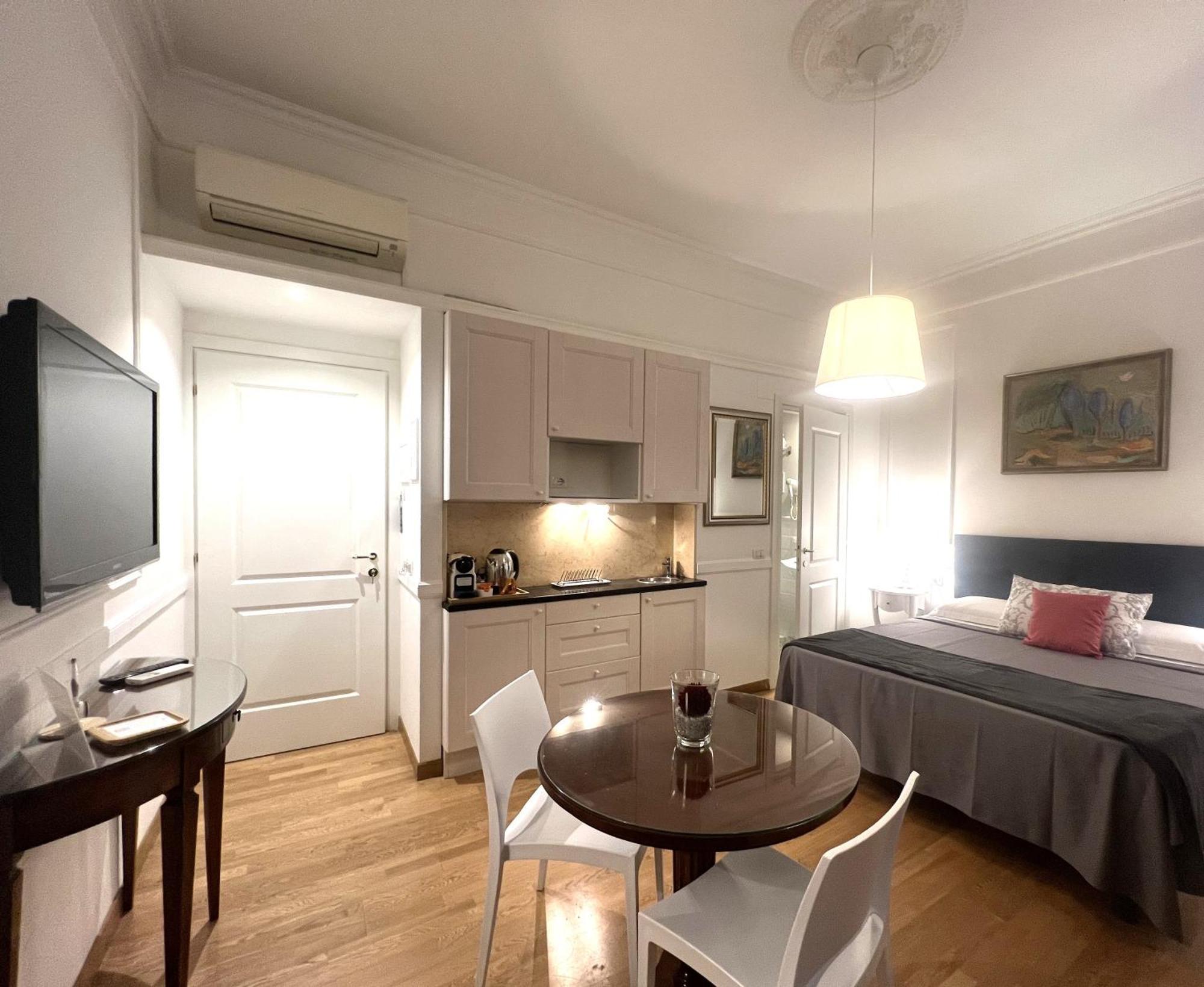 Interno Roma Hotel Luaran gambar