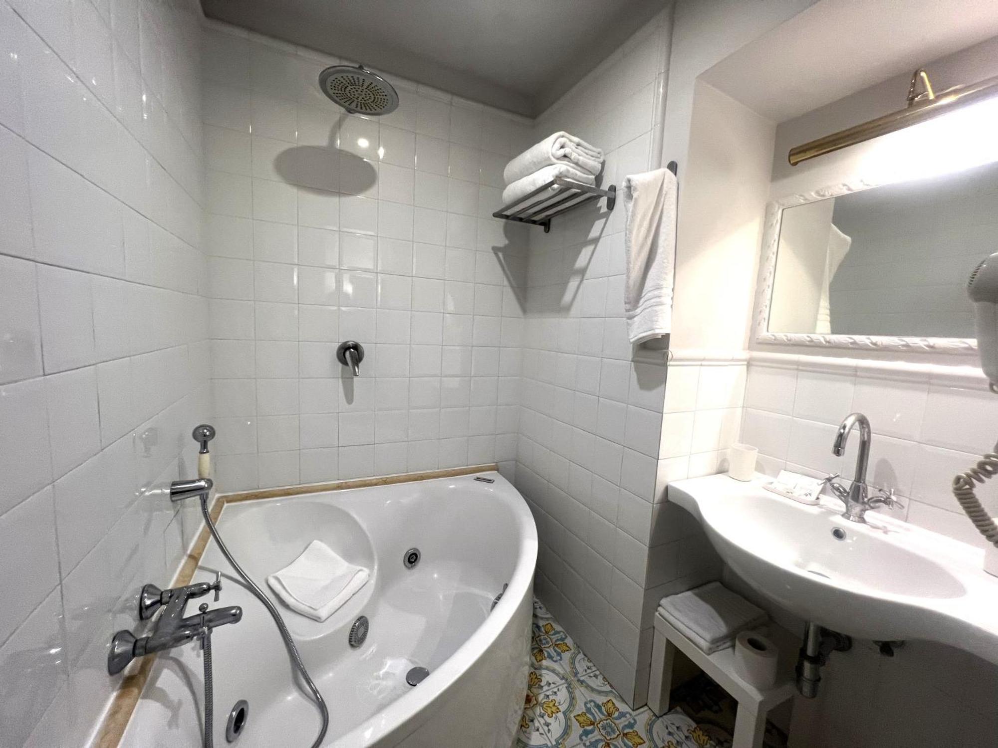 Interno Roma Hotel Luaran gambar