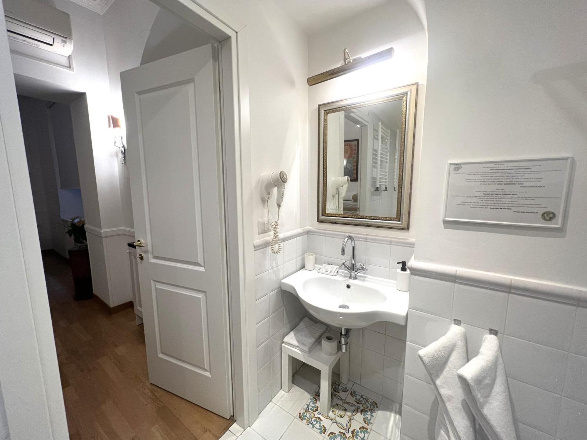 Interno Roma Hotel Luaran gambar