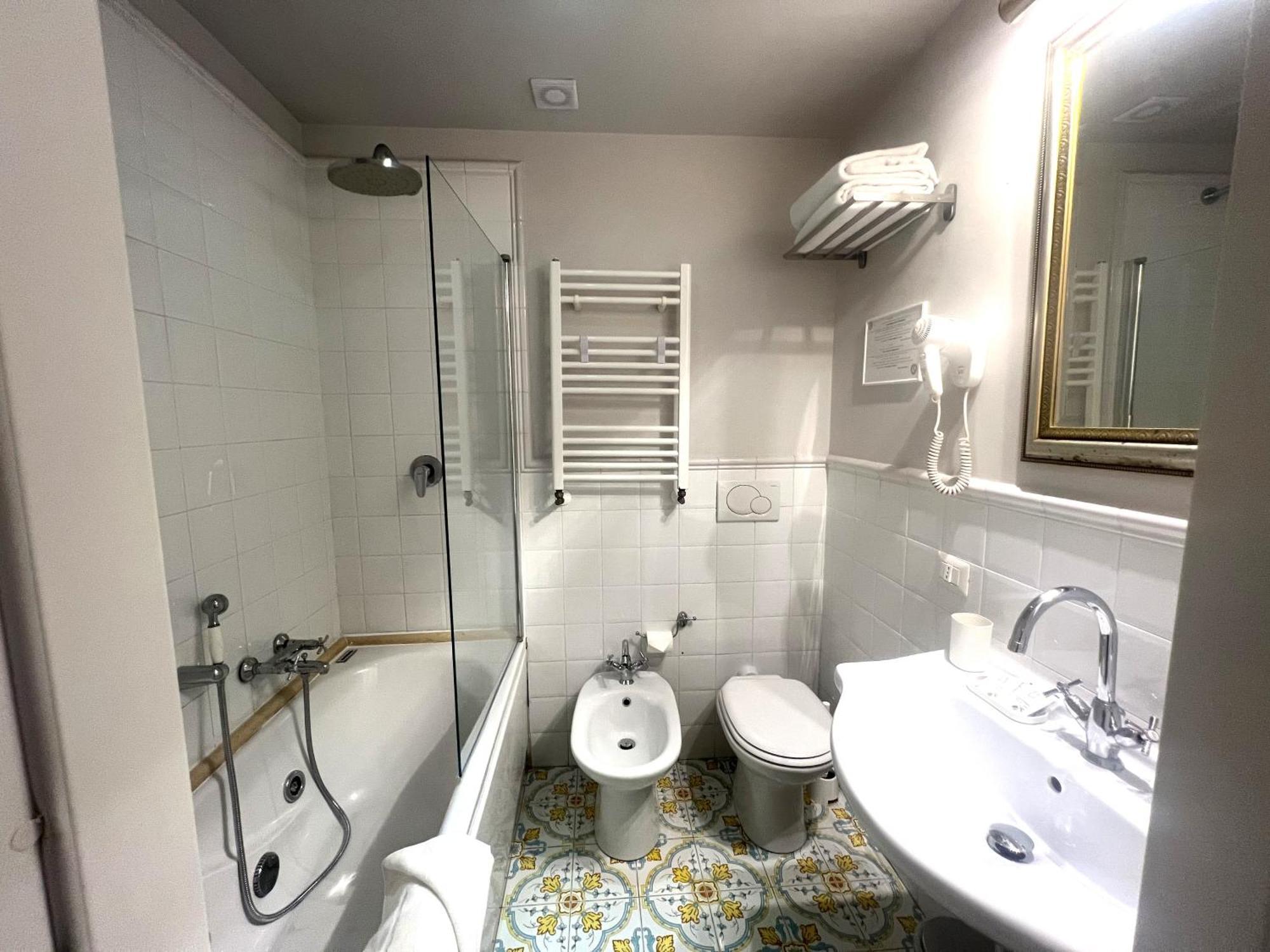 Interno Roma Hotel Luaran gambar