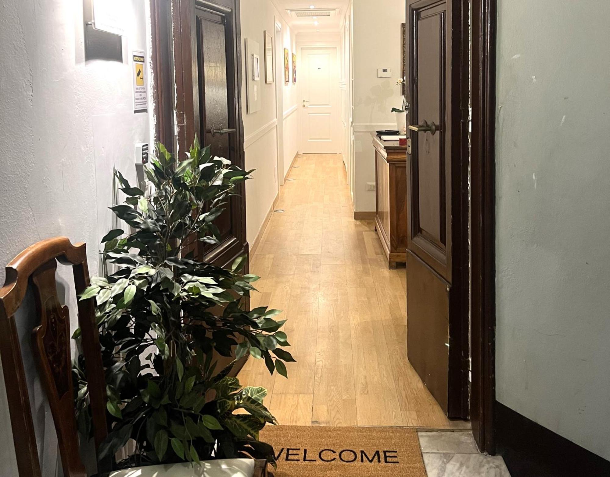 Interno Roma Hotel Luaran gambar