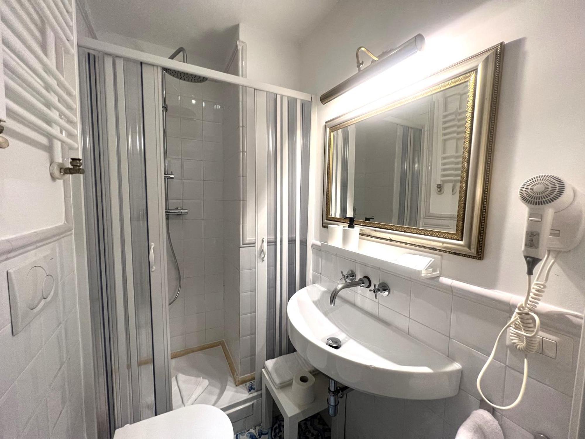 Interno Roma Hotel Luaran gambar